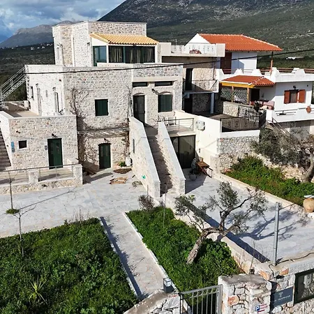Apartment Mani Residences Artsi Maisonette *