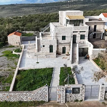 Mani Residences Artsi Maisonette *