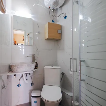 Mani Residences Artsi Maisonette *