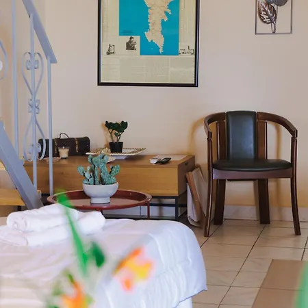 Mani Residences Artsi Maisonette