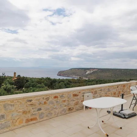 Mani Residences Artsi Maisonette