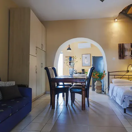 Mani Residences Artsi Maisonette