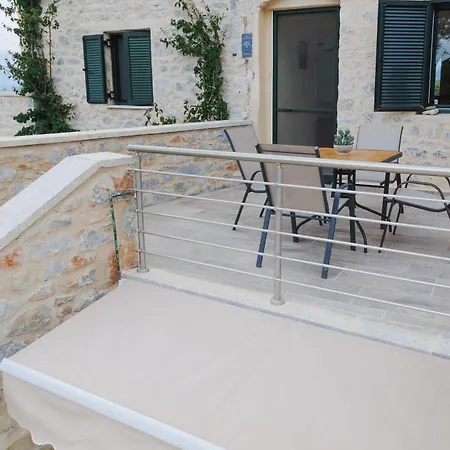 Apartment Mani Residences Artsi Maisonette