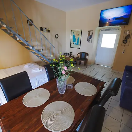 Mani Residences Artsi Maisonette *