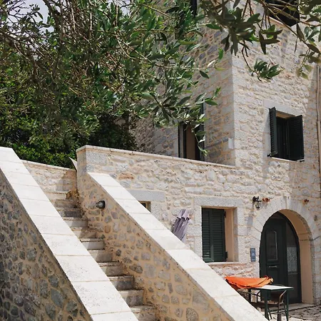 Mani Residences Artsi Maisonette Apartment